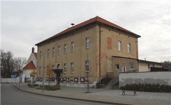 Budova obecního úřadu v roce 2008